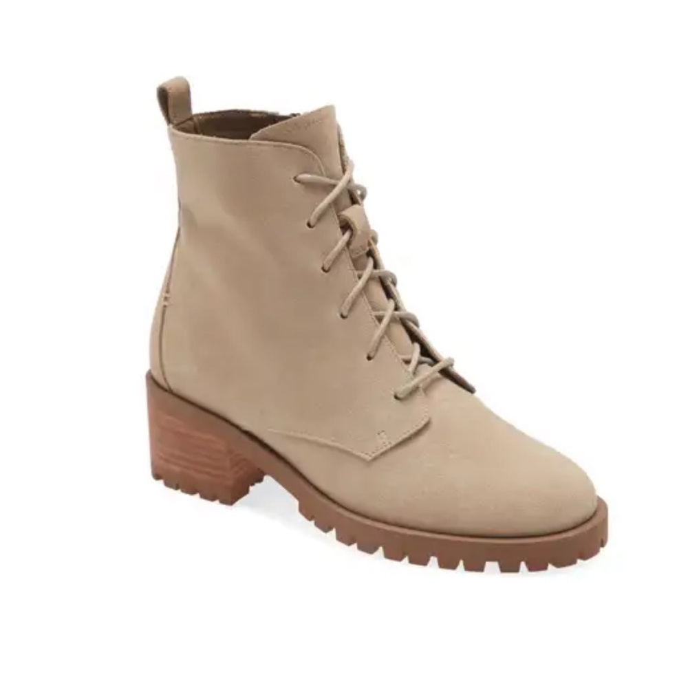 Caslon Keaton boots in beige